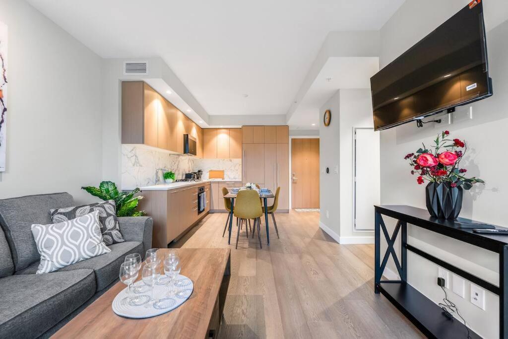 Modern Comfort At Ubc: 1Br Condo Near Campus Ванкувер Экстерьер фото