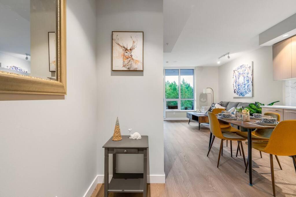 Modern Comfort At Ubc: 1Br Condo Near Campus Ванкувер Экстерьер фото